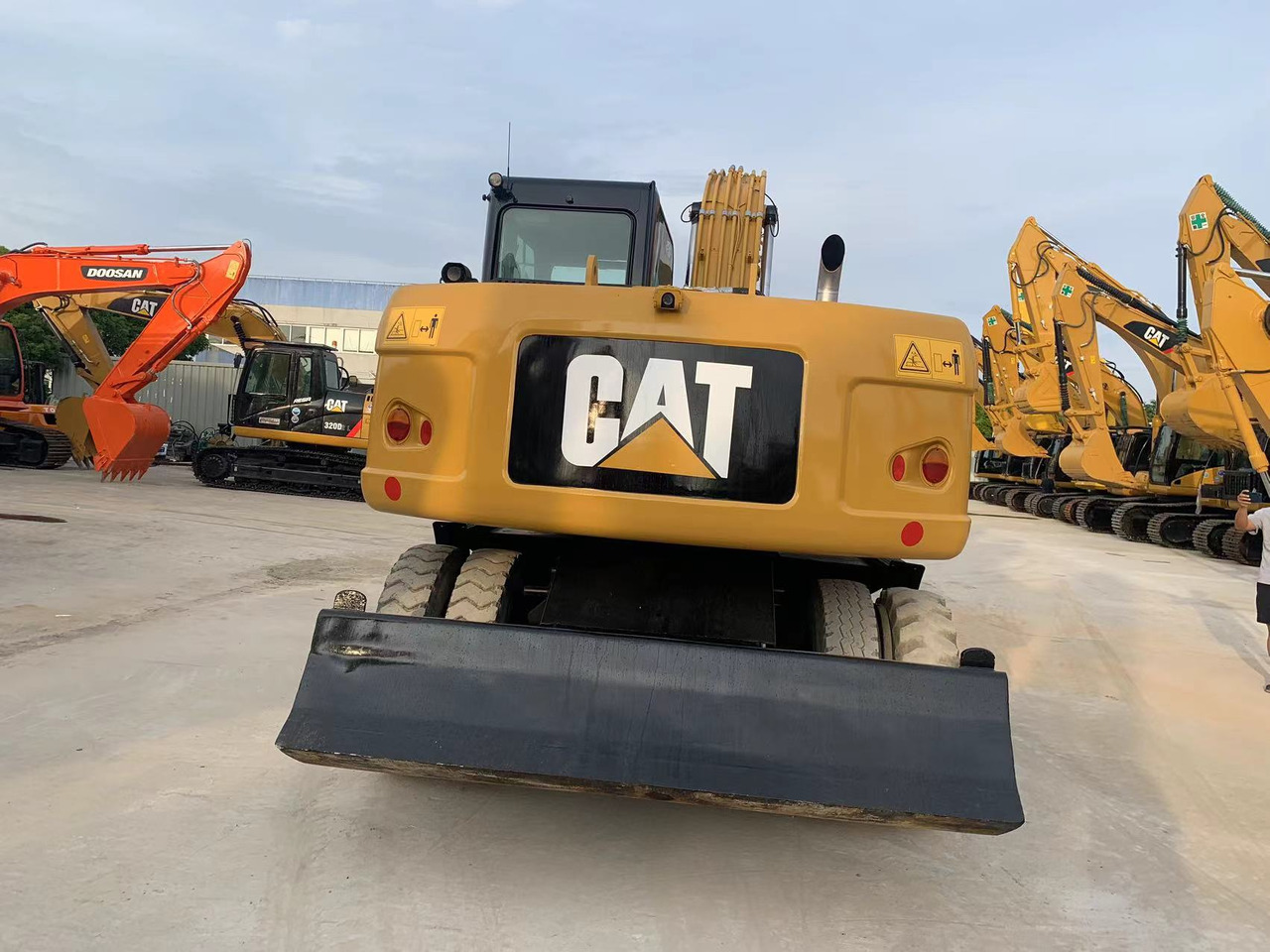 Caterpillar M315D Wheel Excavator Moving by Tires - Hjulgraver: bilde 4 Caterpillar M315D Wheel Excavator Moving by Tires - Hjulgraver: bilde 4