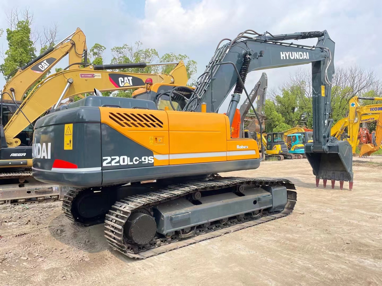 HYUNDAI 220LC-9S Good Condition Hydraulic Excavator for Colombia - Beltegraver: bilde 3 HYUNDAI 220LC-9S Good Condition Hydraulic Excavator for Colombia - Beltegraver: bilde 3