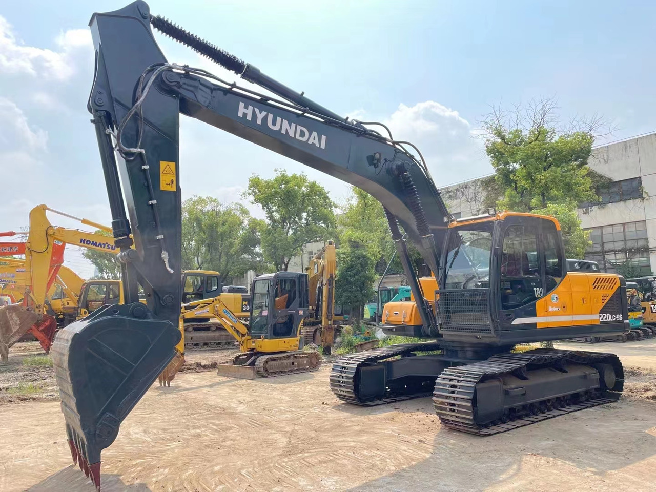 HYUNDAI 220LC-9S Good Condition Hydraulic Excavator for Colombia - Beltegraver: bilde 1 HYUNDAI 220LC-9S Good Condition Hydraulic Excavator for Colombia - Beltegraver: bilde 1