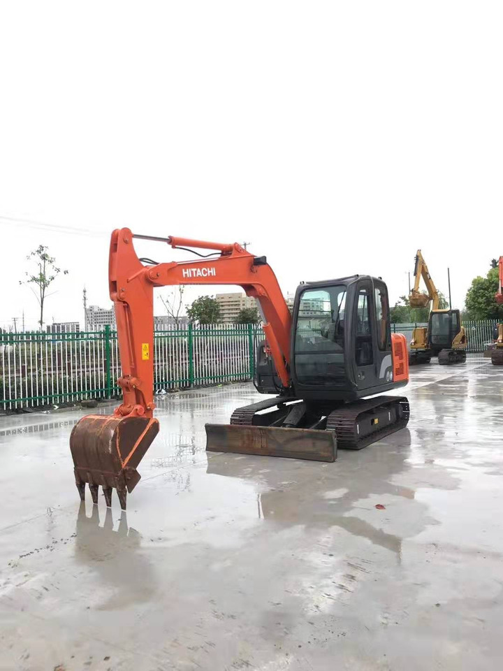 Hitachi 6 ton Hydraulic Excavator ZX60 Good Price - Beltegraver: bilde 1 Hitachi 6 ton Hydraulic Excavator ZX60 Good Price - Beltegraver: bilde 1