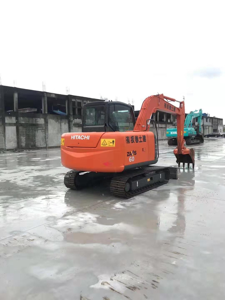 Hitachi 6 ton Hydraulic Excavator ZX60 Good Price - Beltegraver: bilde 3 Hitachi 6 ton Hydraulic Excavator ZX60 Good Price - Beltegraver: bilde 3