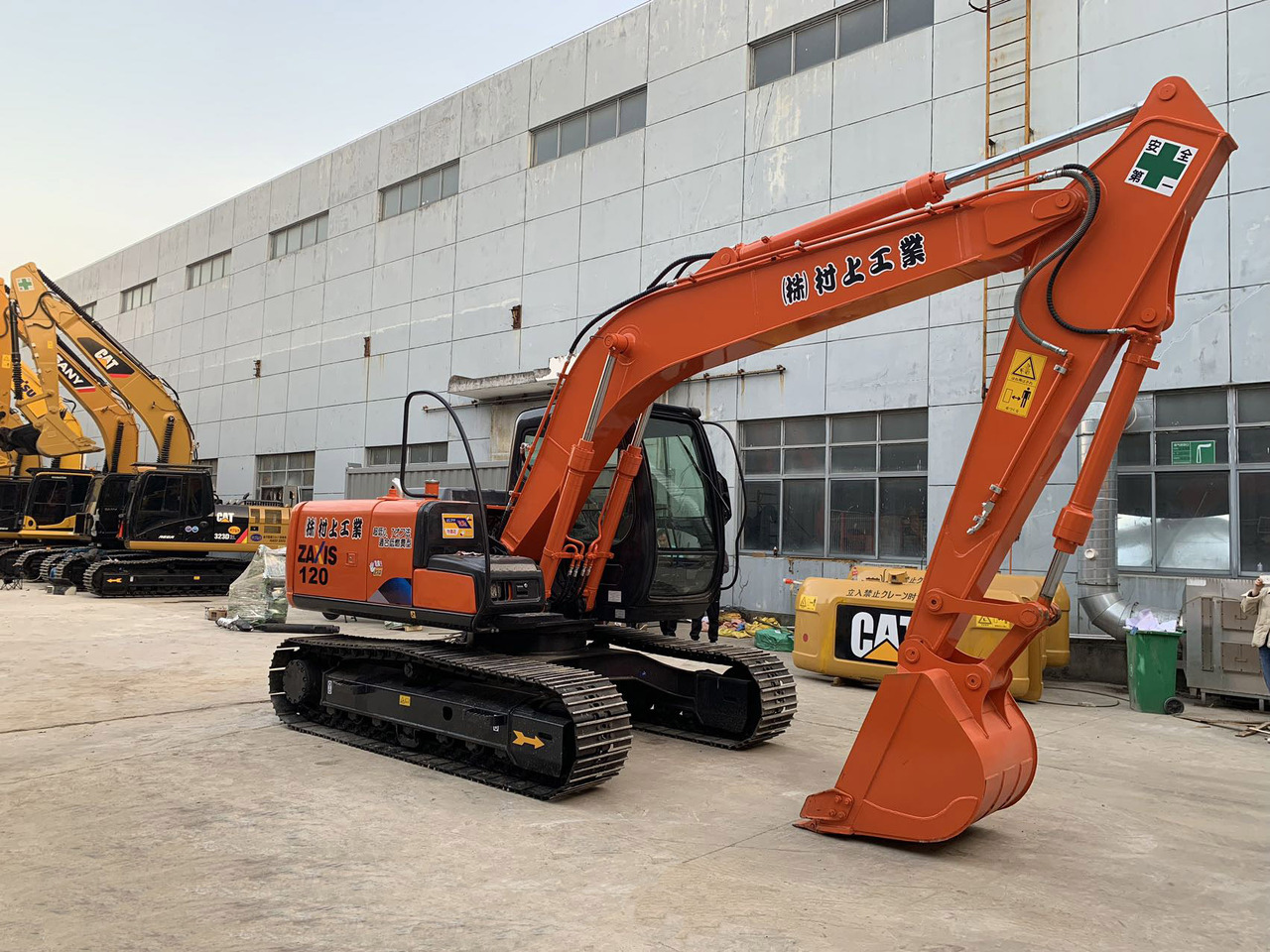 Hitachi ZX120 ZX70 ZX200 Good Price Secondhand Excavator - Beltegraver: bilde 4 Hitachi ZX120 ZX70 ZX200 Good Price Secondhand Excavator - Beltegraver: bilde 4