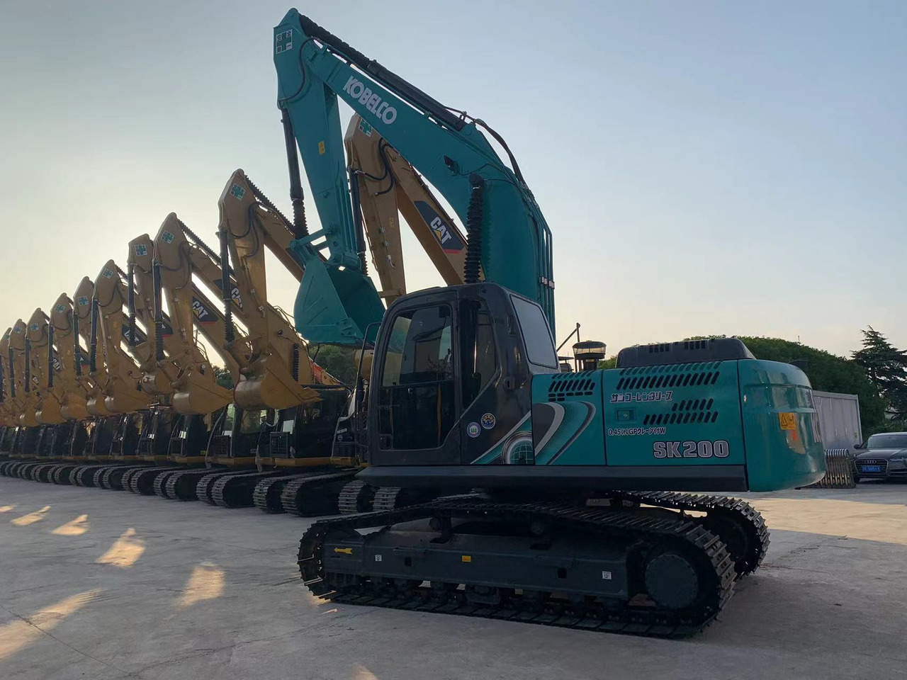 Kobelco Secondhand Excavator SK200 Cheap price - Beltegraver: bilde 1 Kobelco Secondhand Excavator SK200 Cheap price - Beltegraver: bilde 1