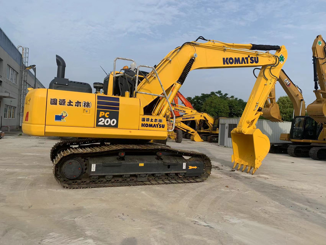Komatsu 20 ton Excavator PC200-7, PC200-8 with Hydraulic Hammer - Beltegraver: bilde 2 Komatsu 20 ton Excavator PC200-7, PC200-8 with Hydraulic Hammer - Beltegraver: bilde 2