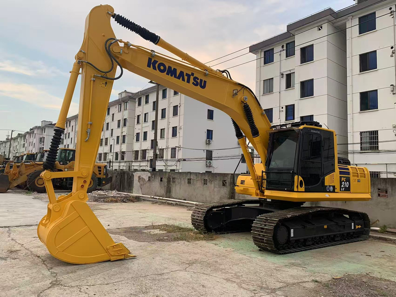 Komatsu Crawler Excavator PC210, PC200 Good Price Japan Excavator - Beltegraver: bilde 1 Komatsu Crawler Excavator PC210, PC200 Good Price Japan Excavator - Beltegraver: bilde 1