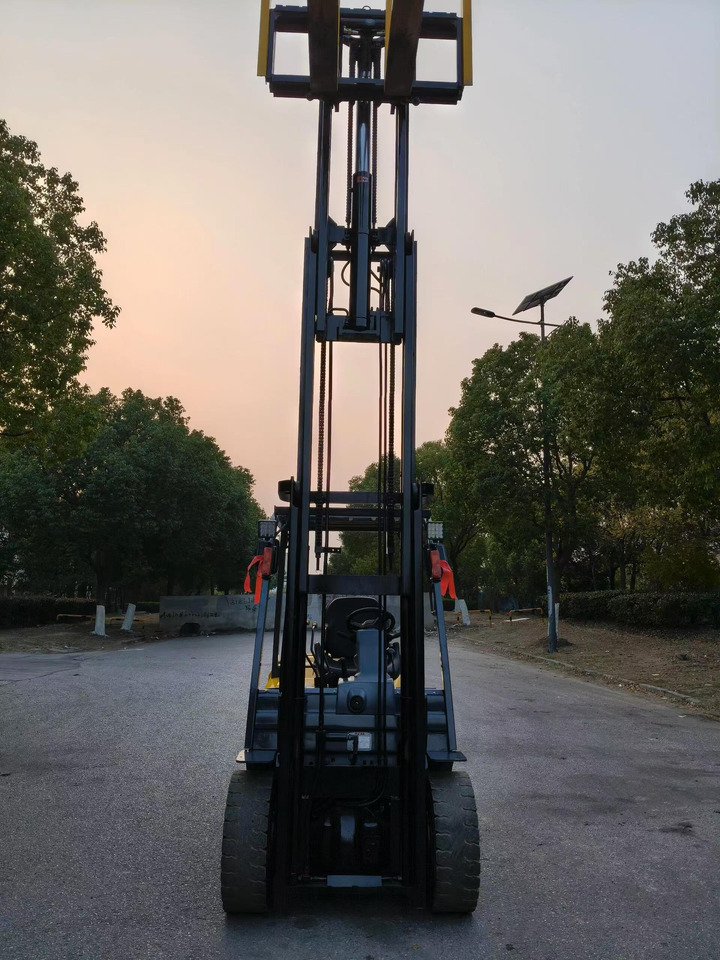 TCM FD35, FD30 Forklift with ISUZU Engine - Dieseltruck: bilde 3 TCM FD35, FD30 Forklift with ISUZU Engine - Dieseltruck: bilde 3