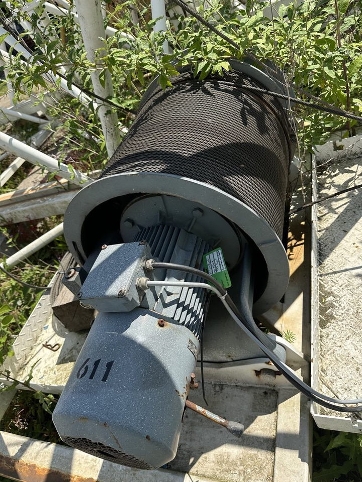 LIEBHERR 280 EC-H 12 Litronic slewing part - Kran: bilde 4 LIEBHERR 280 EC-H 12 Litronic slewing part - Kran: bilde 4