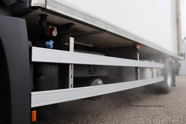 Mercedes-Benz Antos 1832 L - Lastebil med kjøl: bilde 3 Mercedes-Benz Antos 1832 L - Lastebil med kjøl: bilde 3