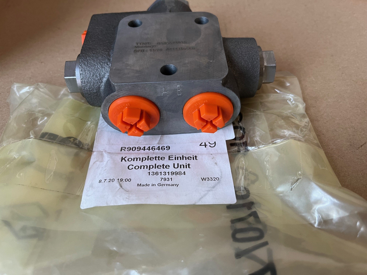 REXROTH R909446469 Flushing & Boost valve - Reservedeler for Gravemaskin: bilde 1 REXROTH R909446469 Flushing & Boost valve - Reservedeler for Gravemaskin: bilde 1