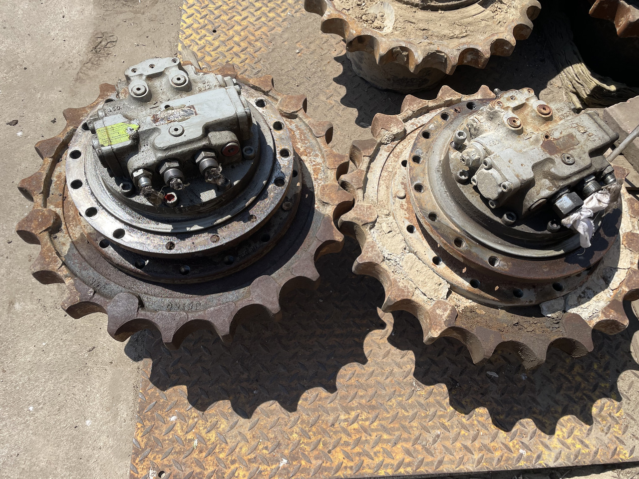 HITACHI EX 215 - Sluttdrev for Beltegraver: bilde 2 HITACHI EX 215 - Sluttdrev for Beltegraver: bilde 2