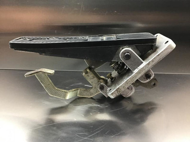 Liebherr Brake Pedal - Pedal: bilde 3 Liebherr Brake Pedal - Pedal: bilde 3