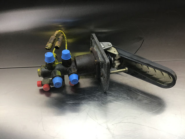 Liebherr Brake Pedal - Pedal: bilde 2 Liebherr Brake Pedal - Pedal: bilde 2