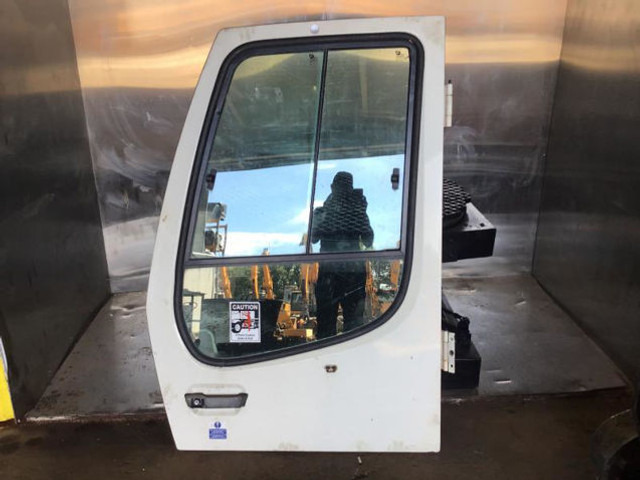 Dør og deler Liebherr Cabin Door: bilde 1