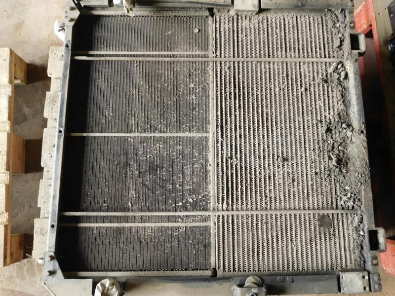 Liebherr Combined Radiator - Radiator: bilde 1 Liebherr Combined Radiator - Radiator: bilde 1