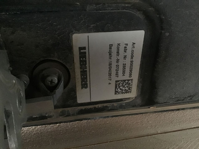 Liebherr Engine Hood - Panser: bilde 5 Liebherr Engine Hood - Panser: bilde 5