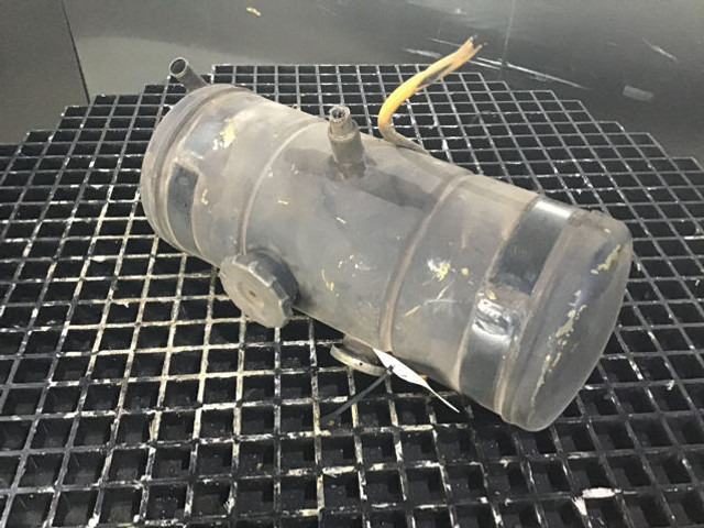 Liebherr Equalizing Reservoir - Luftinntakssystem: bilde 1 Liebherr Equalizing Reservoir - Luftinntakssystem: bilde 1