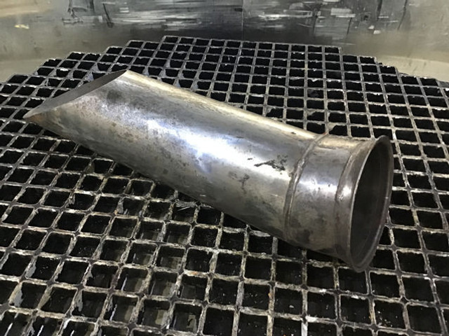 Liebherr Exhaust - Eksosrør: bilde 1 Liebherr Exhaust - Eksosrør: bilde 1