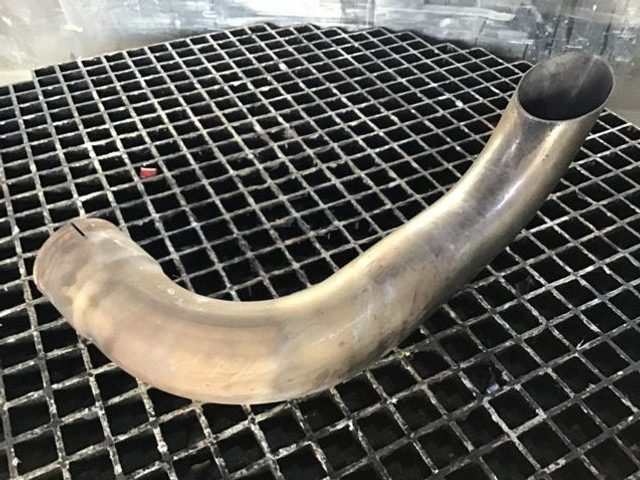 Liebherr Exhaust Pipe - Eksosrør: bilde 2 Liebherr Exhaust Pipe - Eksosrør: bilde 2