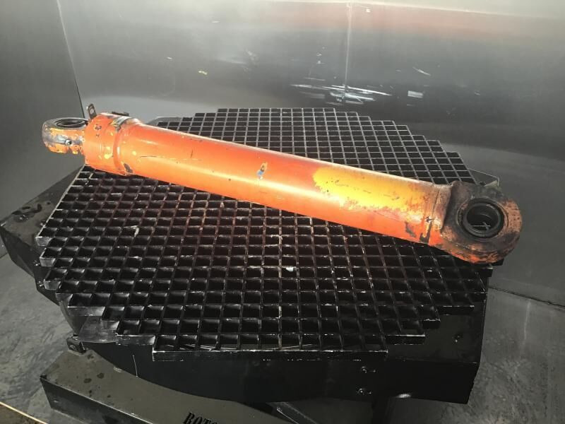 Liebherr L531 - Hydraulisk sylinder: bilde 2 Liebherr L531 - Hydraulisk sylinder: bilde 2