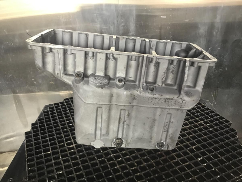 Liebherr Oil Sump - Veivhus: bilde 1 Liebherr Oil Sump - Veivhus: bilde 1
