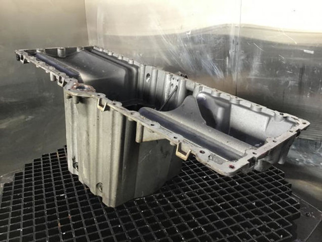 Liebherr Oil Sump - Veivhus: bilde 1 Liebherr Oil Sump - Veivhus: bilde 1