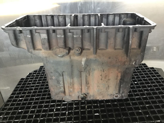 Liebherr Oil Sump - Veivhus: bilde 3 Liebherr Oil Sump - Veivhus: bilde 3