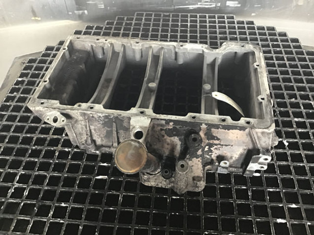 Liebherr Oil Sump - Oljefilter: bilde 4 Liebherr Oil Sump - Oljefilter: bilde 4