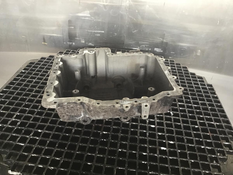 Liebherr Oil Sump - Veivhus: bilde 2 Liebherr Oil Sump - Veivhus: bilde 2