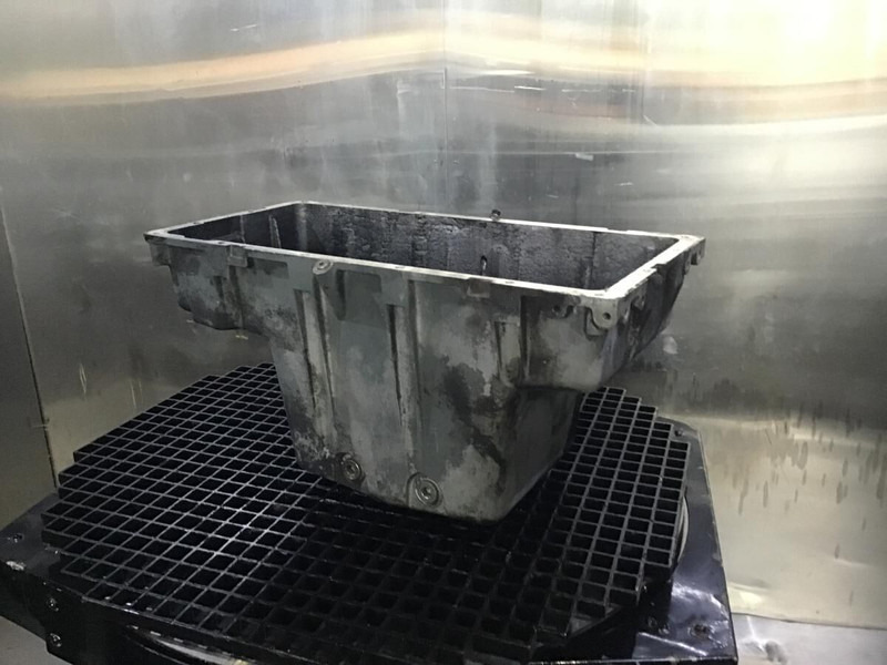 Liebherr Oil Sump - Veivhus: bilde 1 Liebherr Oil Sump - Veivhus: bilde 1