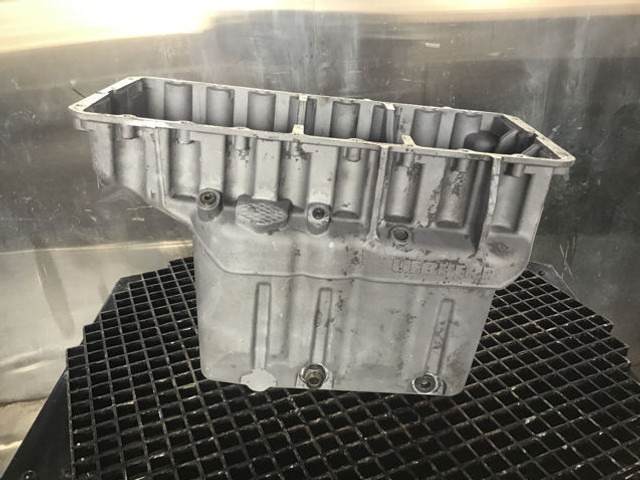 Liebherr Oil Sump - Veivhus: bilde 2 Liebherr Oil Sump - Veivhus: bilde 2