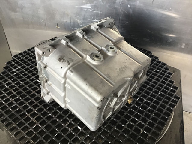 Liebherr Oil Sump - Veivhus: bilde 1 Liebherr Oil Sump - Veivhus: bilde 1