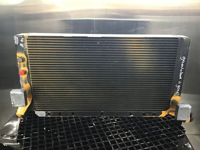 Liebherr Oilcooler - Oljekjøler: bilde 2 Liebherr Oilcooler - Oljekjøler: bilde 2