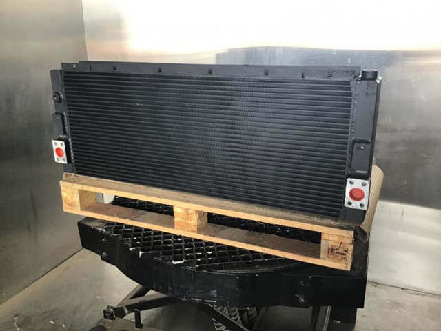 Liebherr Oilcooler - Oljekjøler: bilde 1 Liebherr Oilcooler - Oljekjøler: bilde 1