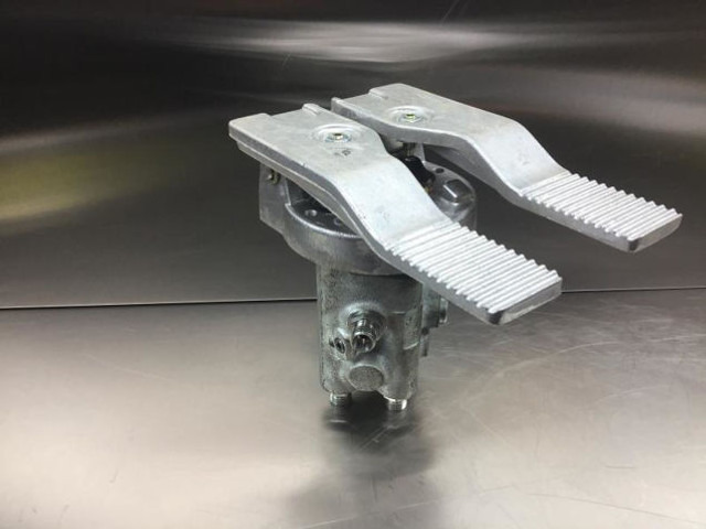 Liebherr Pilot Control Unit - Pedal: bilde 4 Liebherr Pilot Control Unit - Pedal: bilde 4