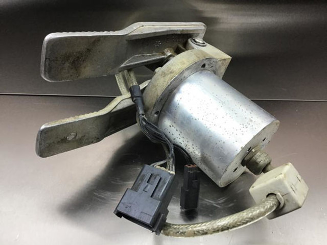 Liebherr Pilot Control Unit - Pedal: bilde 3 Liebherr Pilot Control Unit - Pedal: bilde 3