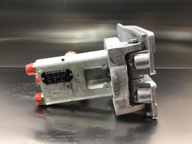 Liebherr Pilot Control Unit - Pedal: bilde 3 Liebherr Pilot Control Unit - Pedal: bilde 3