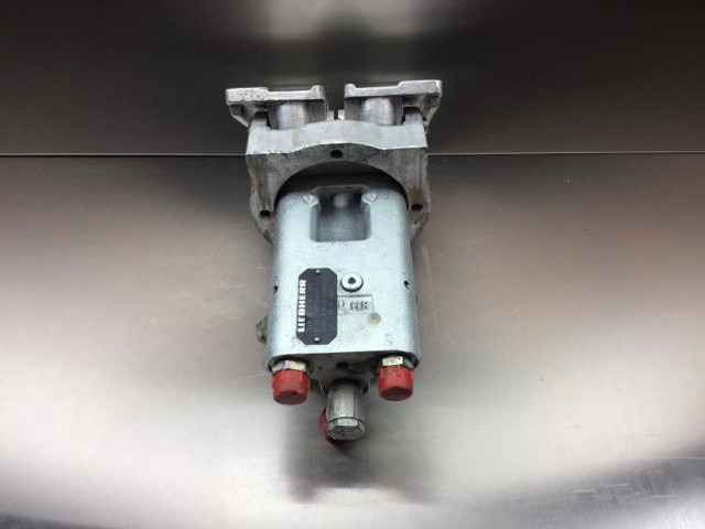 Liebherr Pilot Control Unit - Pedal: bilde 2 Liebherr Pilot Control Unit - Pedal: bilde 2