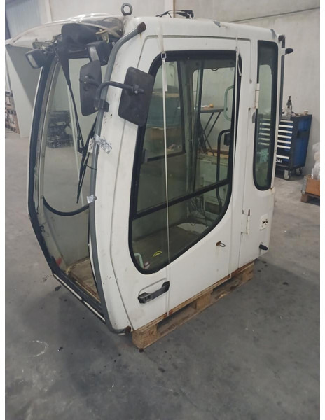 Liebherr R914B / R904 / A904 Li / A924B Li / A924 li / A914 Li / A934 Li / A934B Li / A944B Li / A914B Li / R914 / R924 / R924 B / R934 - Førerhus og interiør: bilde 2 Liebherr R914B / R904 / A904 Li / A924B Li / A924 li / A914 Li / A934 Li / A934B Li / A944B Li / A914B Li / R914 / R924 / R924 B / R934 - Førerhus og interiør: bilde 2