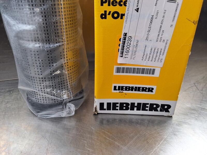 Liebherr R922 / R924 / R922 LC / R914 COMPACT / R920 LC / R920 NLC / R918 XLC / R918 LC / R918 NLC / R924 LC - Luftfilter: bilde 2 Liebherr R922 / R924 / R922 LC / R914 COMPACT / R920 LC / R920 NLC / R918 XLC / R918 LC / R918 NLC / R924 LC - Luftfilter: bilde 2