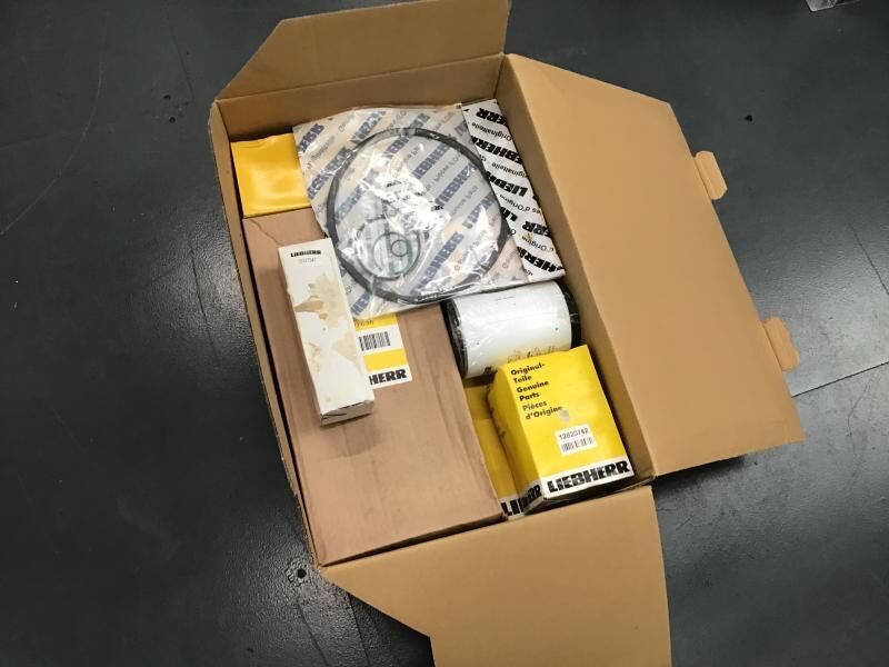 Liebherr Service Kit 500 hours R906/R916/R926 - Reservedeler: bilde 2 Liebherr Service Kit 500 hours R906/R916/R926 - Reservedeler: bilde 2