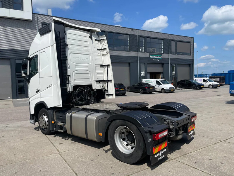 Volvo FH 13.500 Globetrotter XL / I-parkCool / 2x Tank - Trekkvogn: bilde 4 Volvo FH 13.500 Globetrotter XL / I-parkCool / 2x Tank - Trekkvogn: bilde 4