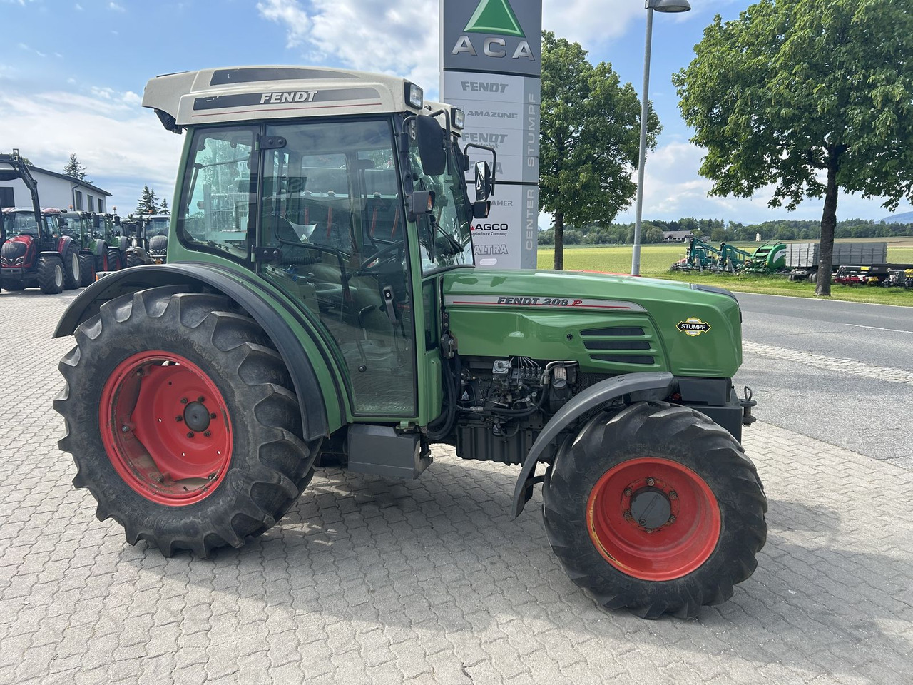 Fendt Farmer 208 PA - Traktor: bilde 1 Fendt Farmer 208 PA - Traktor: bilde 1