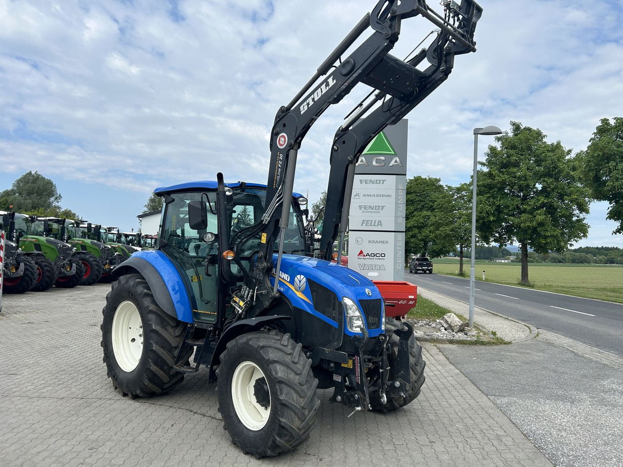 New Holland T4.105 - Traktor: bilde 1 New Holland T4.105 - Traktor: bilde 1