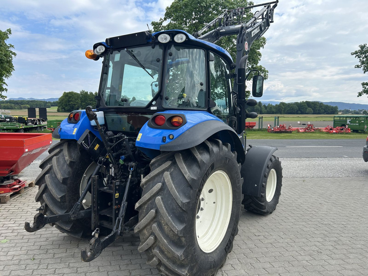 New Holland T4.105 - Traktor: bilde 3 New Holland T4.105 - Traktor: bilde 3