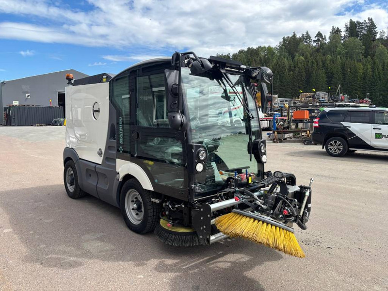Mathieu MC-210 Azura Flex Street Sweeper - Feiebil: bilde 2 Mathieu MC-210 Azura Flex Street Sweeper - Feiebil: bilde 2