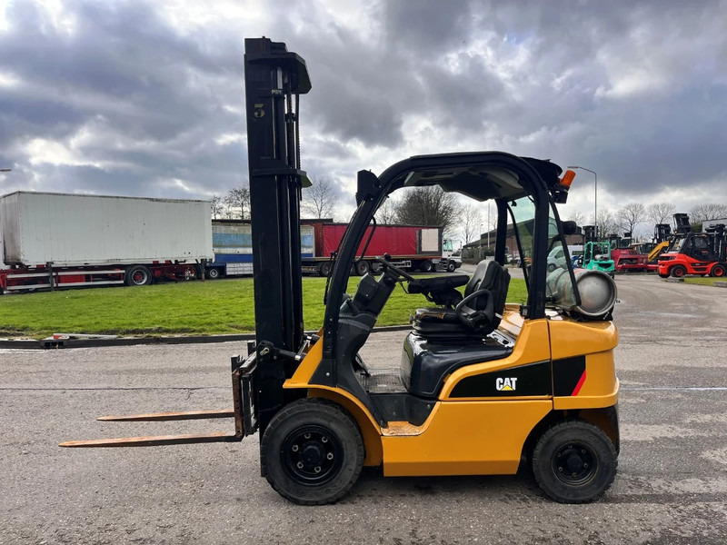 Caterpillar GP25N - Gasstruck: bilde 2 Caterpillar GP25N - Gasstruck: bilde 2