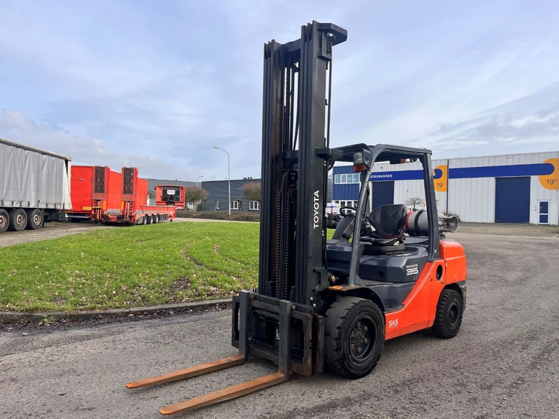 Toyota 02-8FGJ35 - Gasstruck: bilde 1 Toyota 02-8FGJ35 - Gasstruck: bilde 1