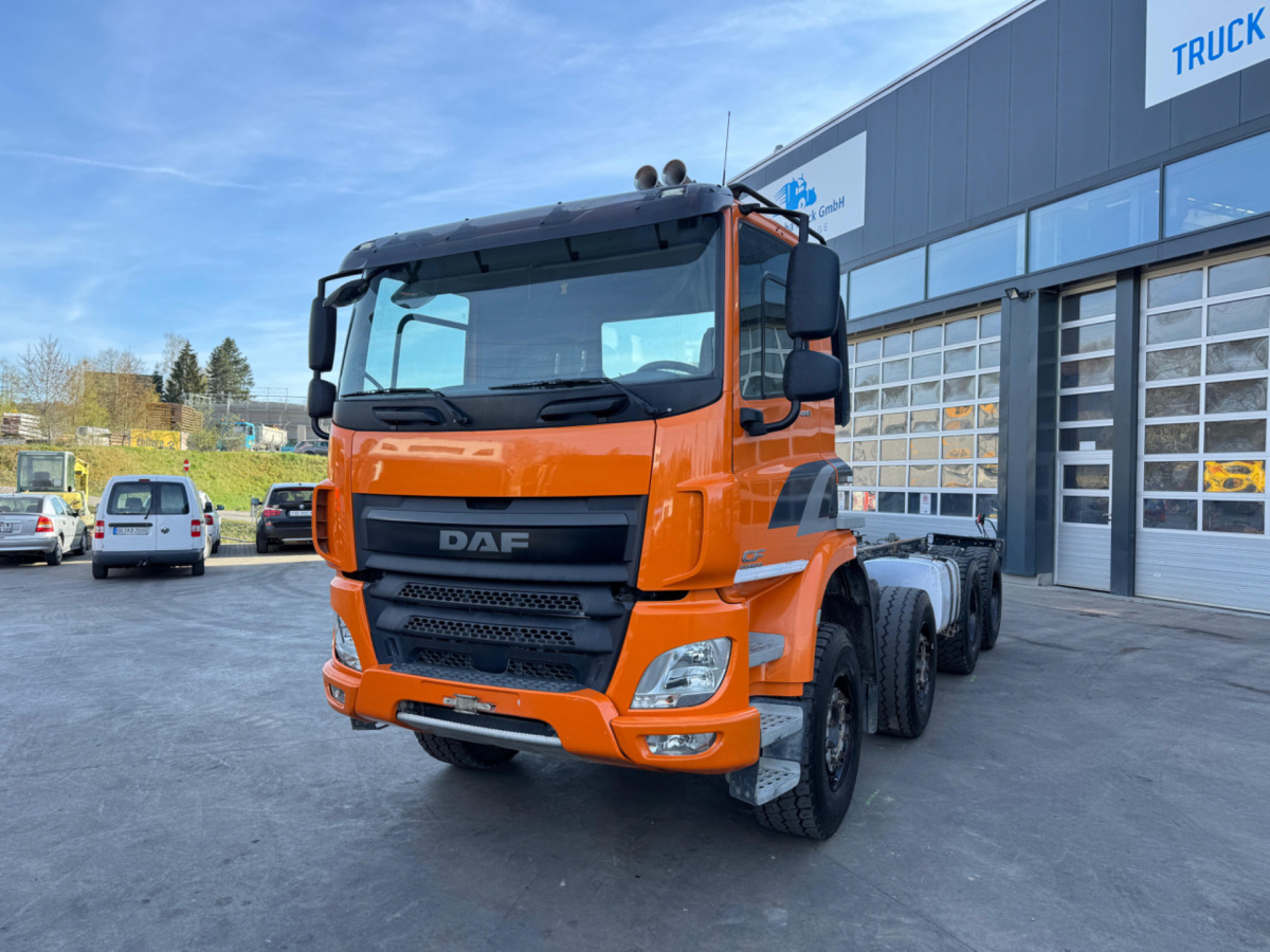 DAF CF440 8x4 Fahrgestell - Chassis lastebil: bilde 1 DAF CF440 8x4 Fahrgestell - Chassis lastebil: bilde 1