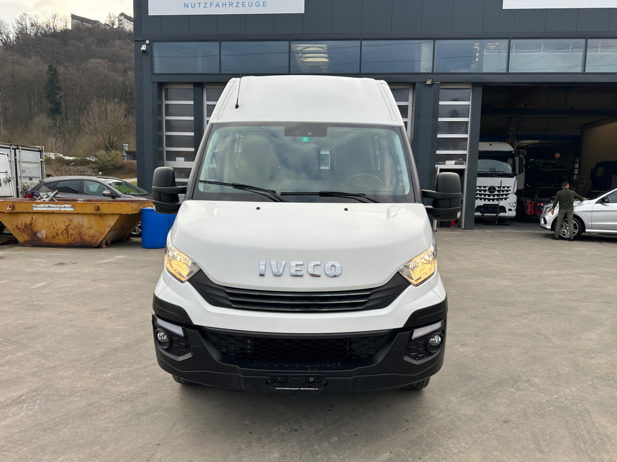 IVECO 35C18V Daily Servicewagen Sortimo - Kassebil: bilde 2 IVECO 35C18V Daily Servicewagen Sortimo - Kassebil: bilde 2