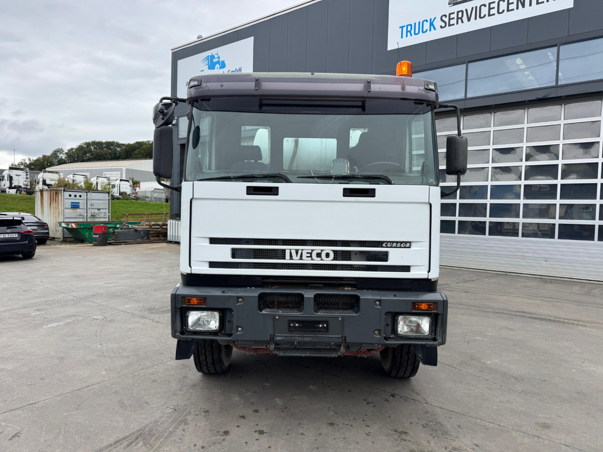 IVECO 440 Cursor 8x4 Liebherr - Betongbil: bilde 2 IVECO 440 Cursor 8x4 Liebherr - Betongbil: bilde 2